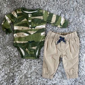 Bodysuit and pant bundle from Carter’s, Size 3M